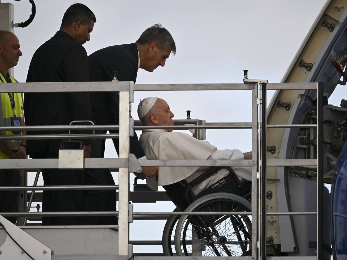 Francisco inicia el viaje más largo de su papado con una gira por Asia y Oceanía