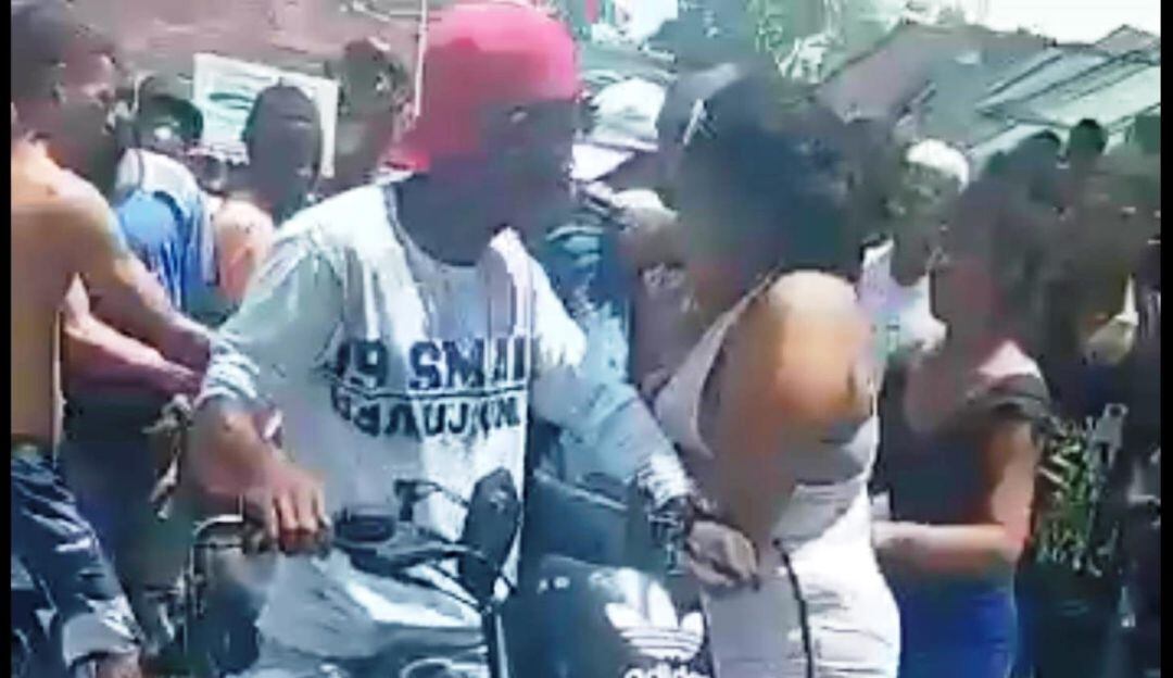 La víctima de 35 años murió en una clínica tras recibir varios balazos por parte de dos sujetos que se movilizaban en una motocicleta