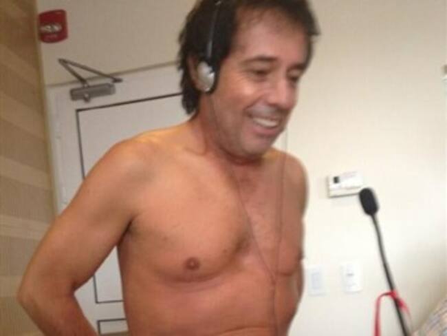 César Augusto Londoño se desnuda para Jet Set