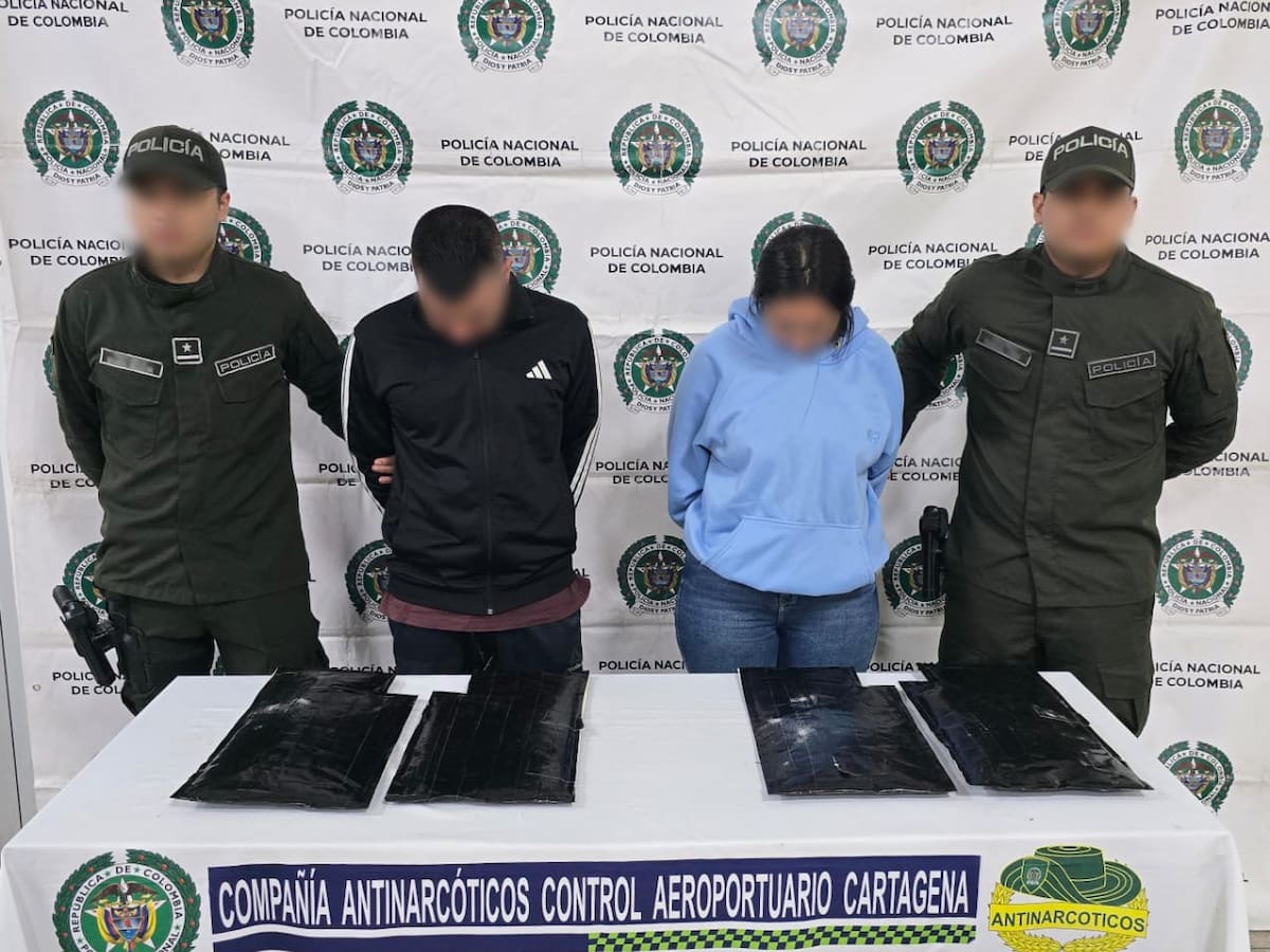 Caen en el aeropuerto de Cartagena con más de cuatro kilos de cocaína que pretendían llevar a España