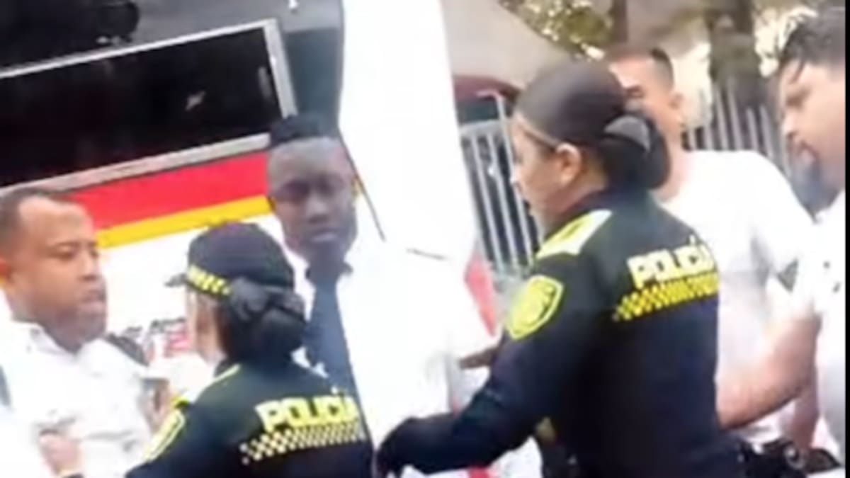 Policía y conductor protagonizaron un altercado en terminal de transporte de Medellín