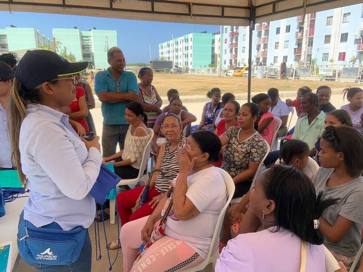 70 beneficiarios de Ciudadela de la Paz capacitados en manejo de servicios públicos