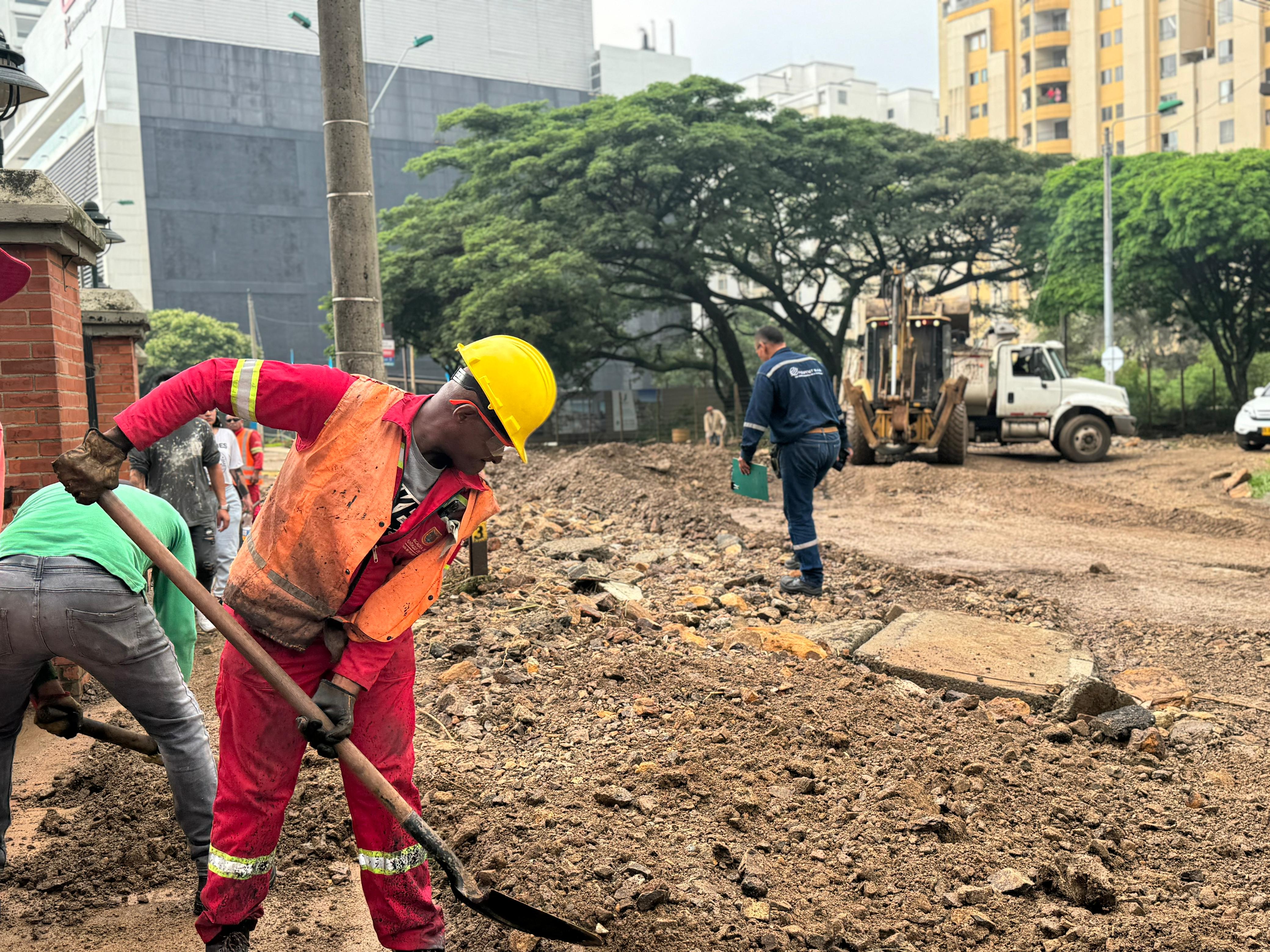 Limpieza de vías por invierno en Cali