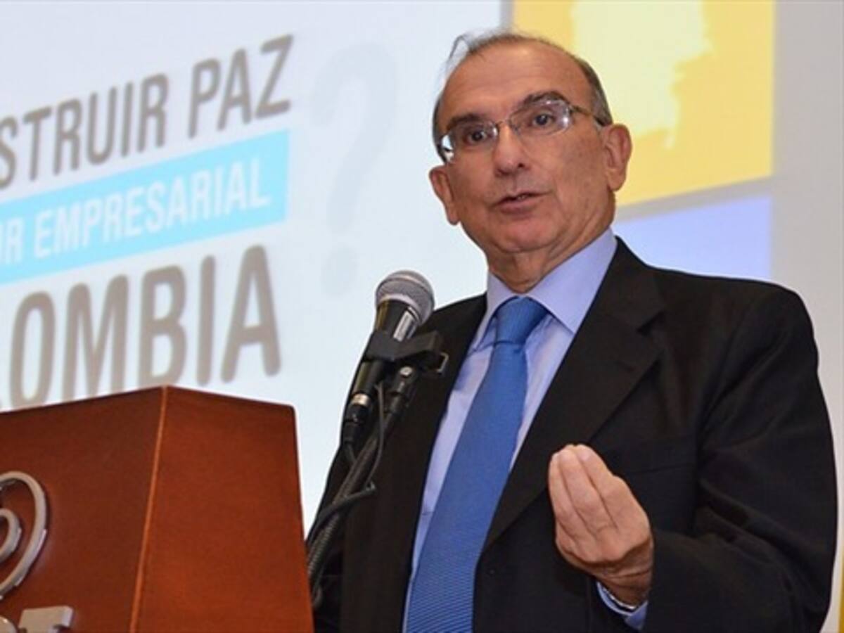 Humberto de la Calle regresó de Cuba a Colombia por asuntos familiares