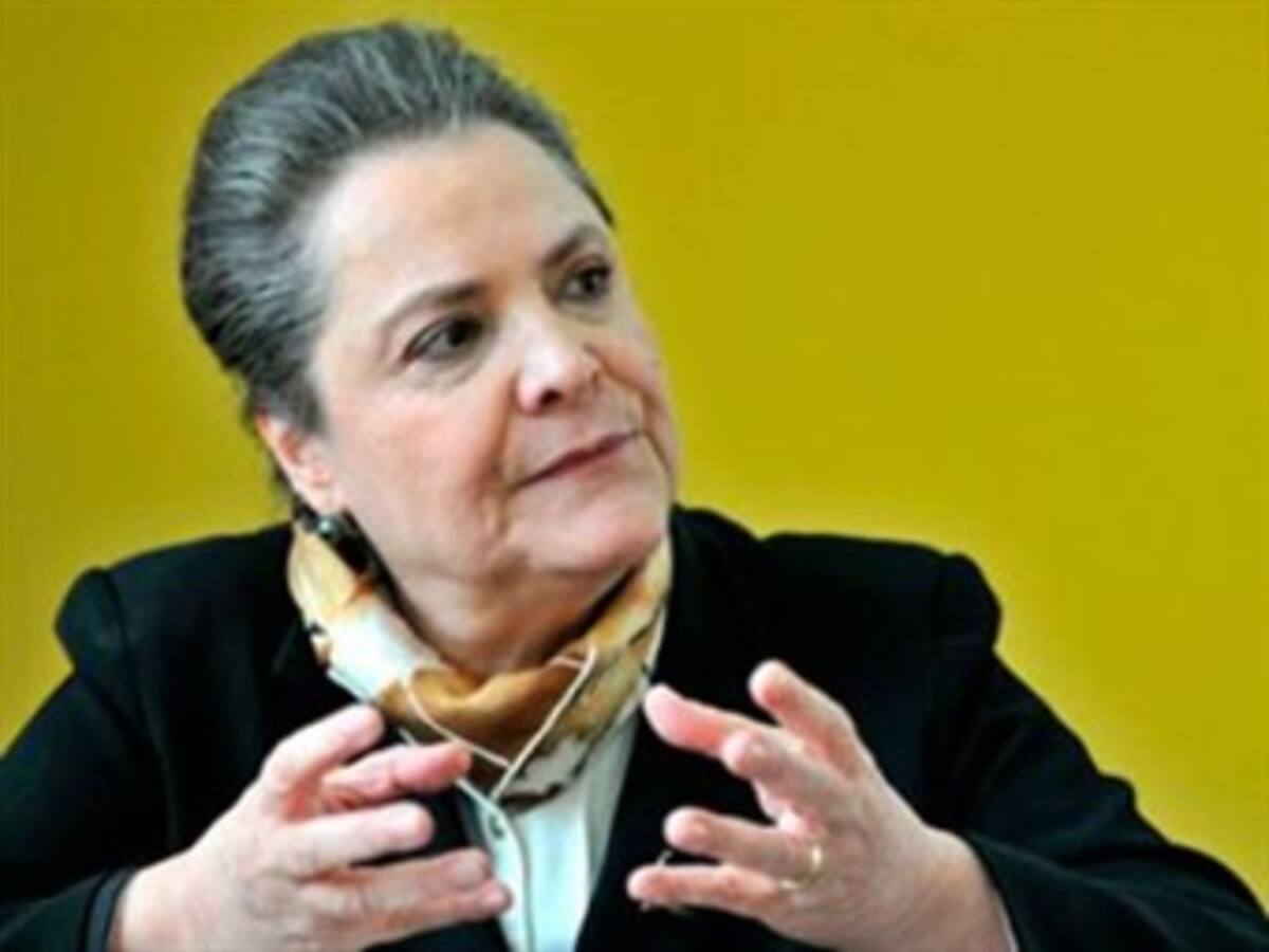 Oposición busca candidato para derrotar posible reelección de Santos