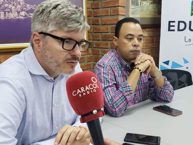 Suscriben contrato para barrera antiruido en Aeropuerto de Cartagena