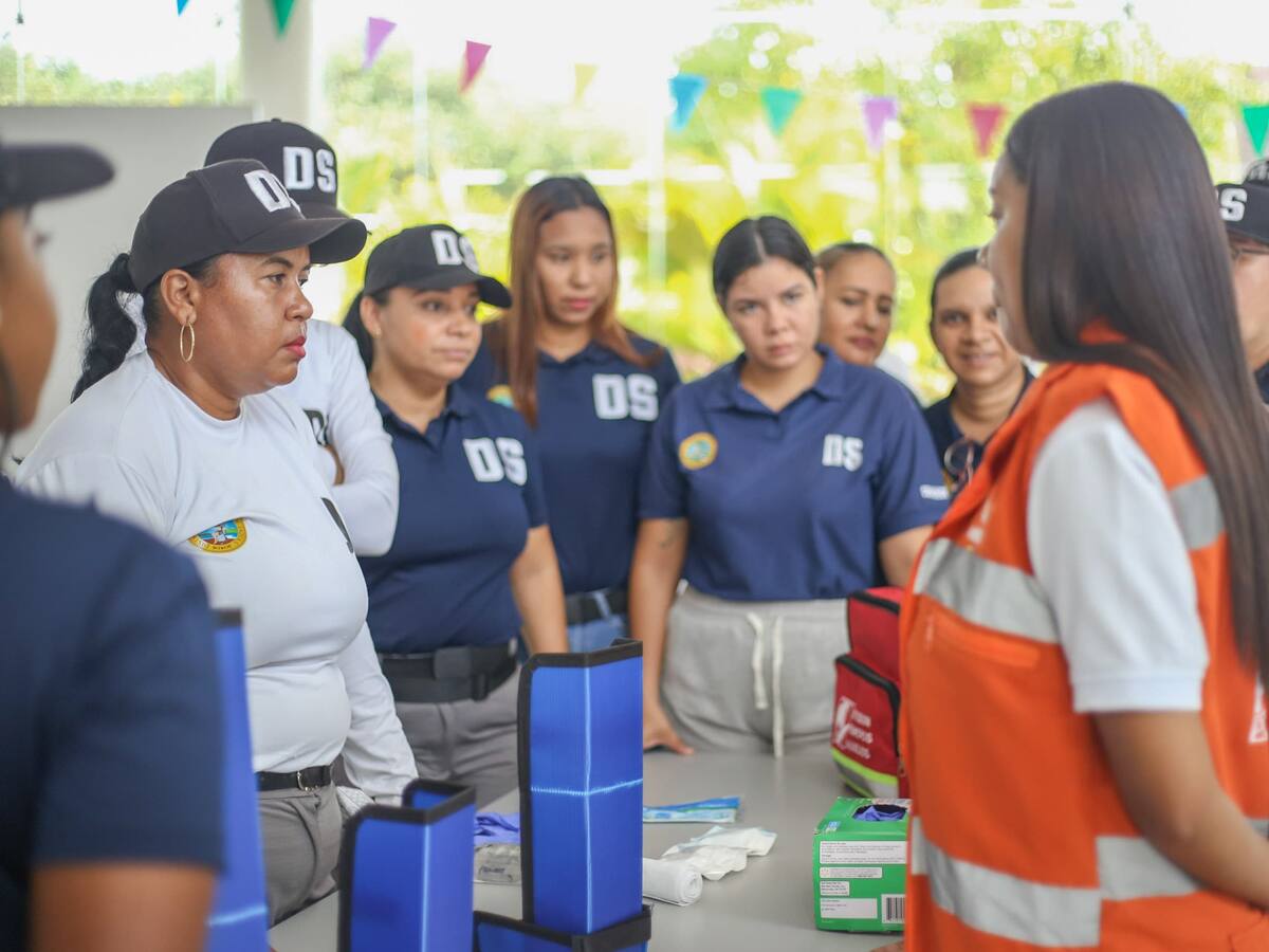 En Cartagena ANSV capacita a brigadistas sobre siniestros viales y normatividad de playas