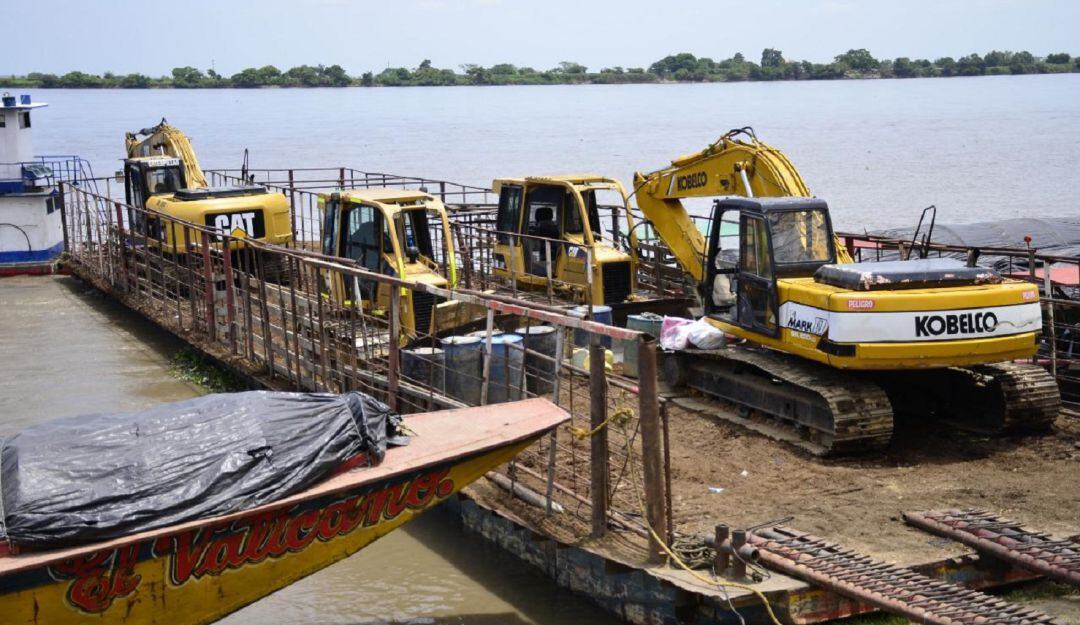 Estas máquinas desarrollarán los trabajos de reforzamiento en el muro de control ubicado en los corregimientos afectados