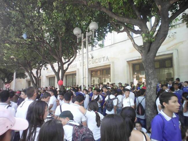 Estudiantes protestaron frente a la Alcaldía de Cúcuta