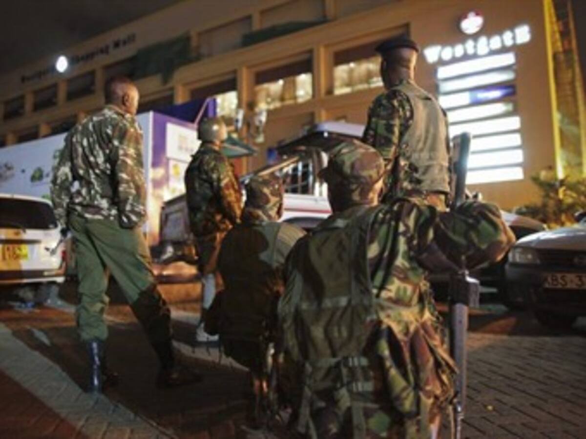 Al Shabab se atribuye atribuye ataque en Kenia y dice que mató a más de 100 personas