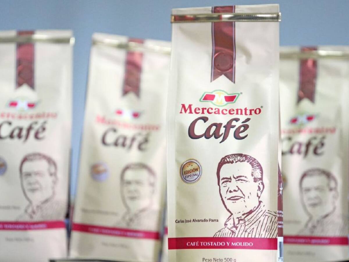Lanzan edición especial de café en homenaje a Carlos Alvarado