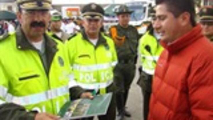 Salida masiva de colombianos por puente festivo: Policía de Tránsito y Transporte