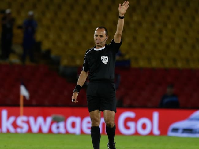 ¿Cuál es la edad límite hasta la que puede dirigir un árbitro?