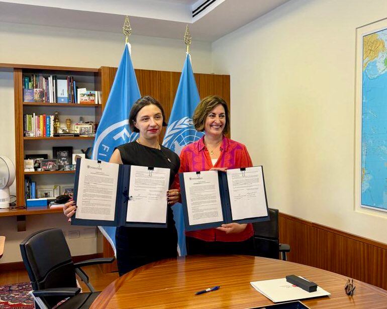 La ministra de Agricultura colombiana, Marta Carvajalino (i) y la directora general adjunta de la FAO, Beth Bechdol (d), en Roma (Italia).
(foto:  Cortesía FAO)