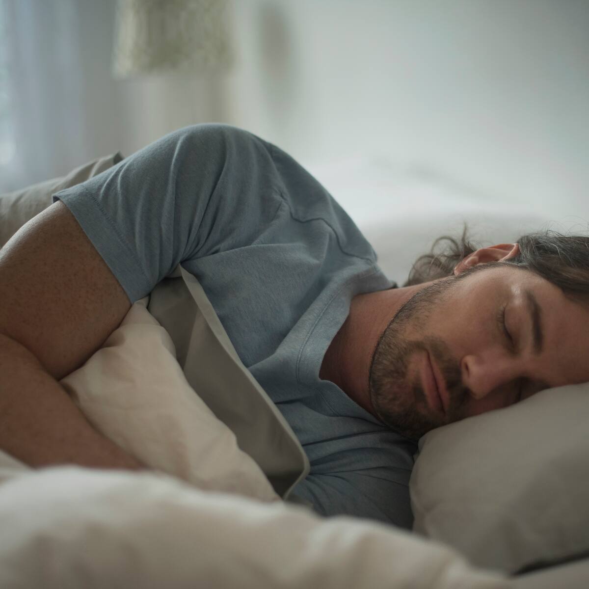 Neurólogo explica por qué dormirse rápido puede ser una señal de alarma