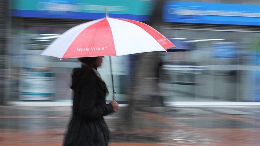 Van dos muertos por el invierno en Santander. Foto: Colprensa