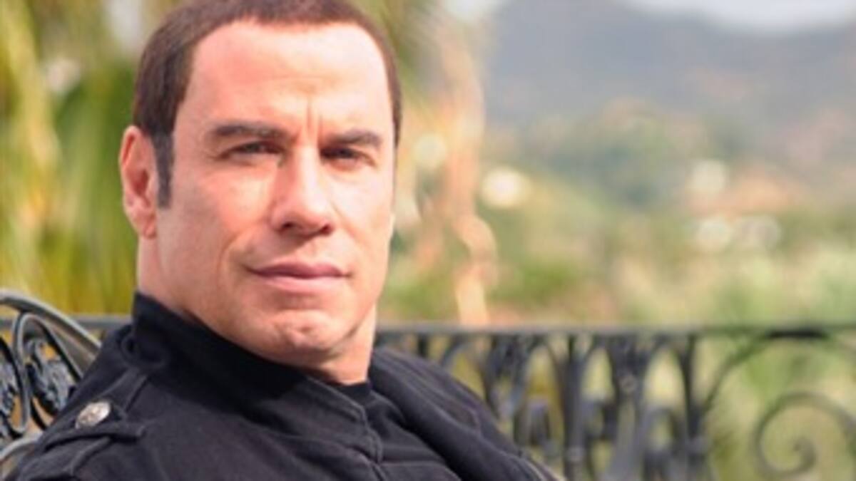 John Travolta ya no baila como antes