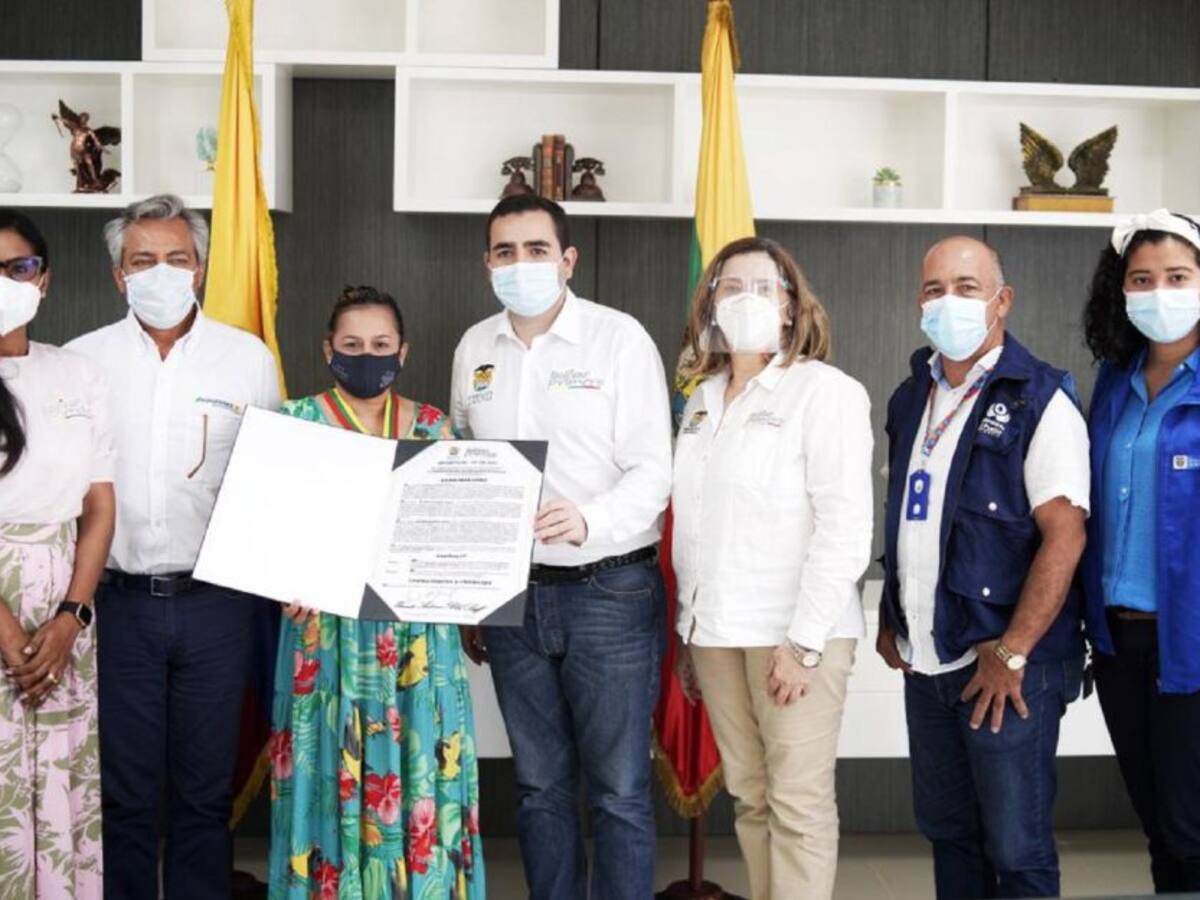 Mayerlis Angarita recibió distinción del gobierno bolivarense