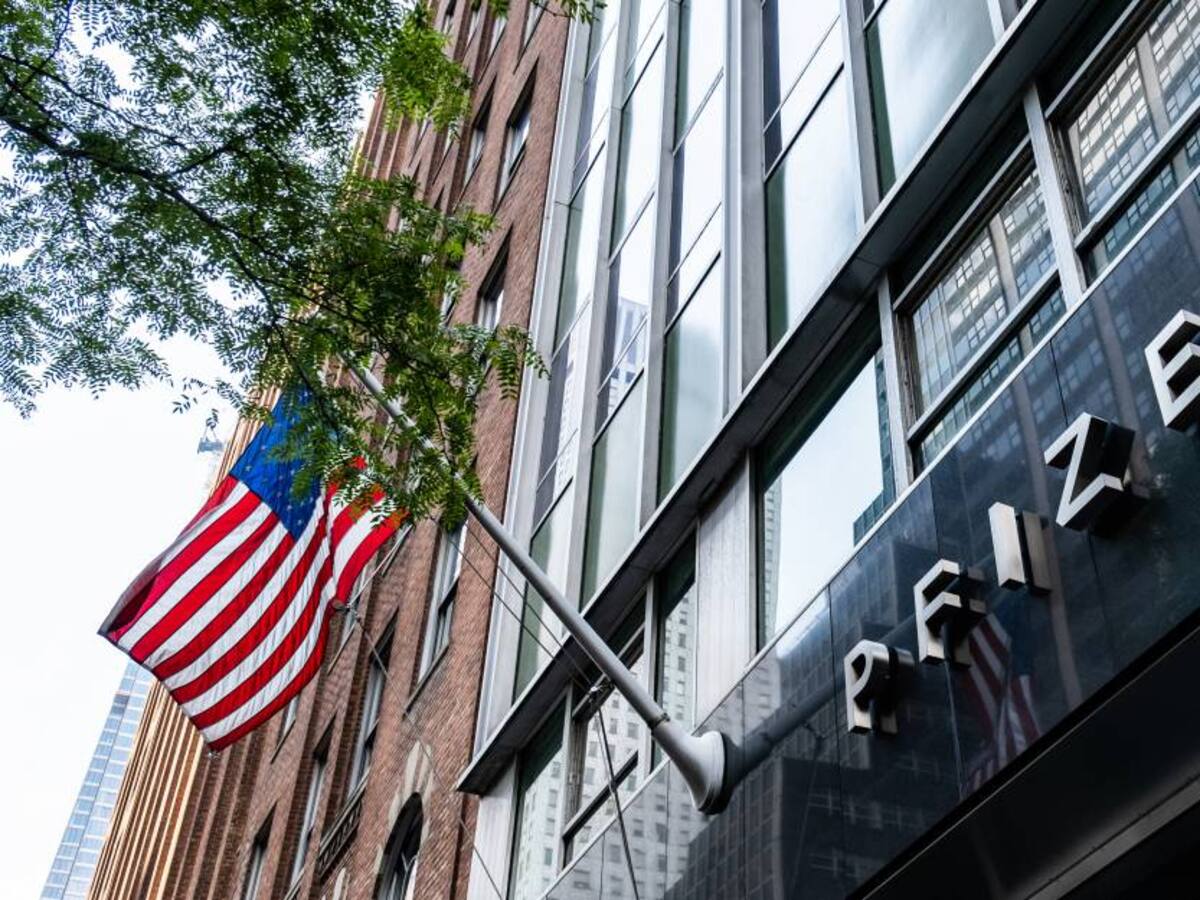 Pfizer anuncia que su vacuna no estará lista antes de elecciones de EE.UU.