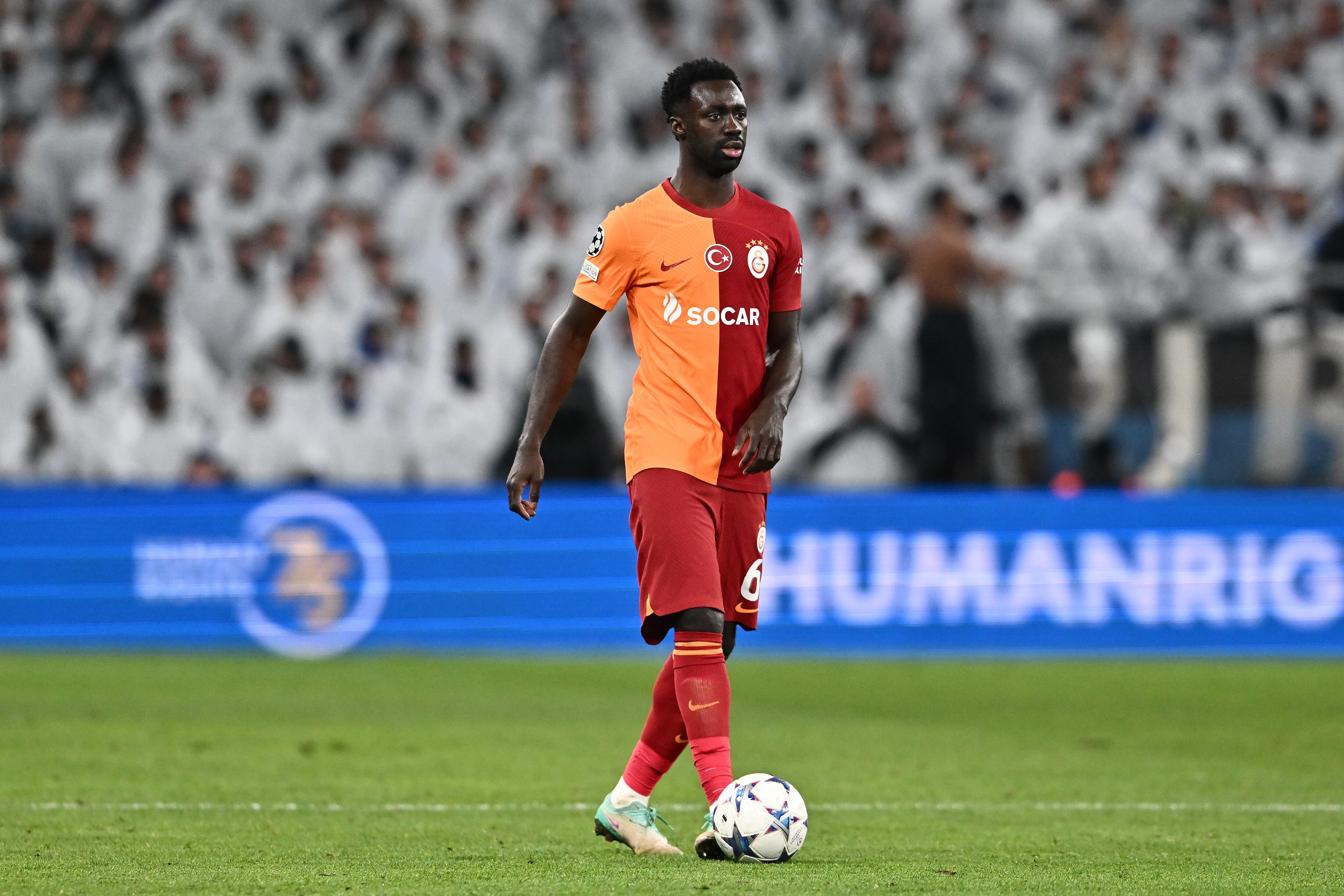 Davinson Sánchez con el Galatasaray. (Photo by Sebastian Frej/MB Media/Getty Images)