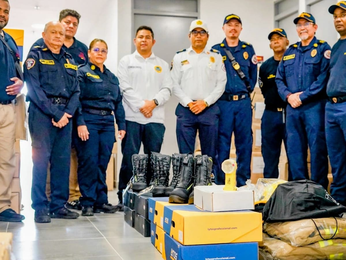 Bomberos de Bolívar y Magdalena recibieron equipos especializados en estación de Bocagrande