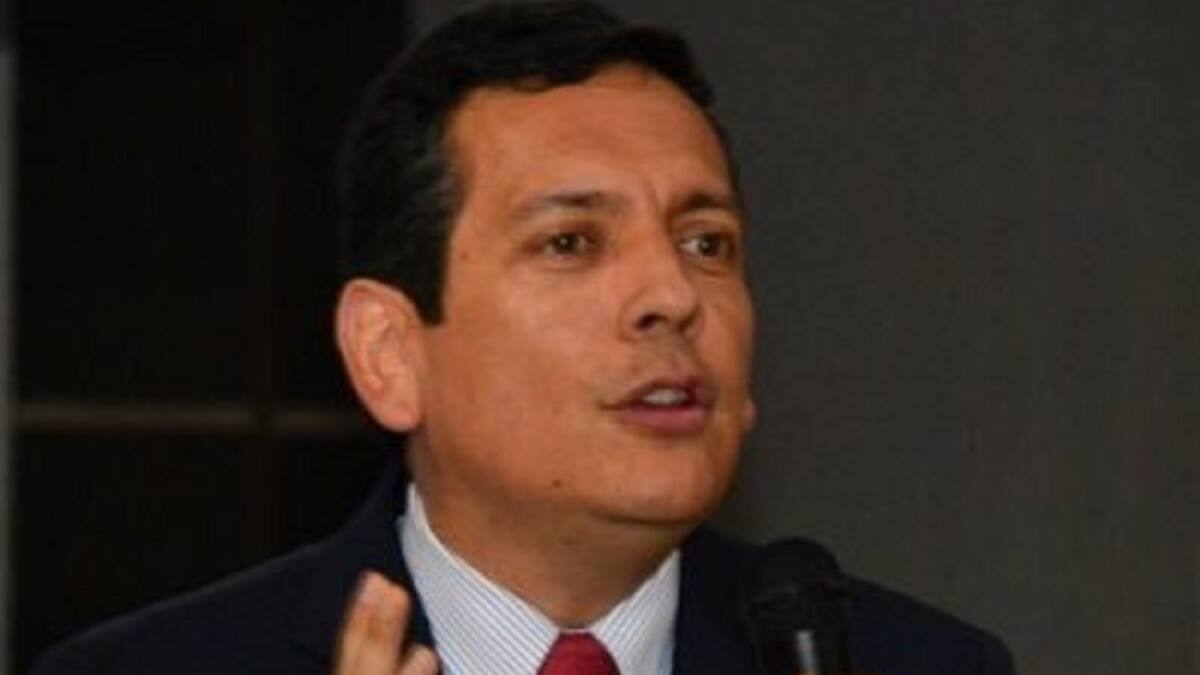“Cambios que se pretenden hacer carecen de debate”: economista Juan Pablo Herrera