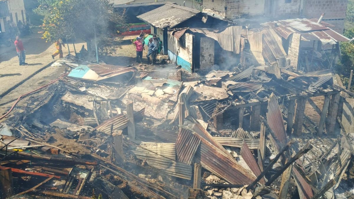 Investigan crimen tras incendio en El Águila, Valle: hallan un cuerpo calcinado en una vivienda