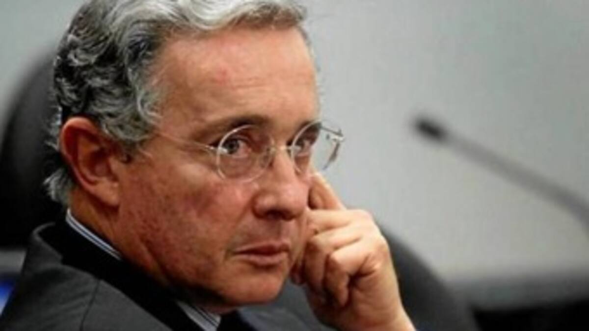 Diosdado Cabello arremete de nuevo contra el expresidente Uribe
