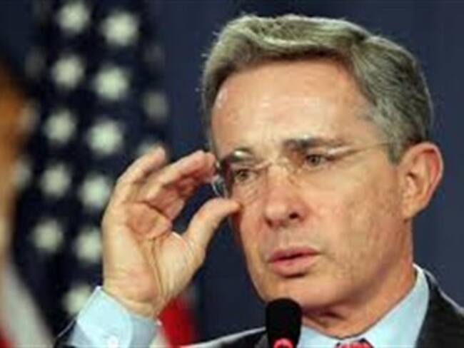 Autoridades no confirman versiones del expresidente Uribe