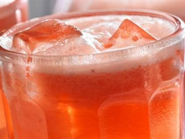 'Coctel mortal' de gaseosa con alcohol antiséptico se vuelve moda en Bogotá