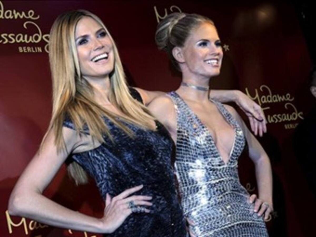 La modelo Heidi Klum destapa su réplica en el museo de cera de Berlín
