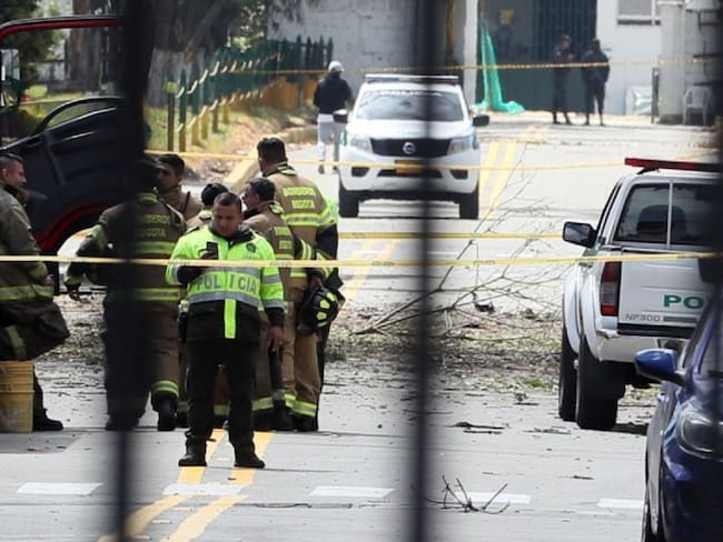 Van dos santandereanos heridos tras atentado de carro bomba en Bogotá