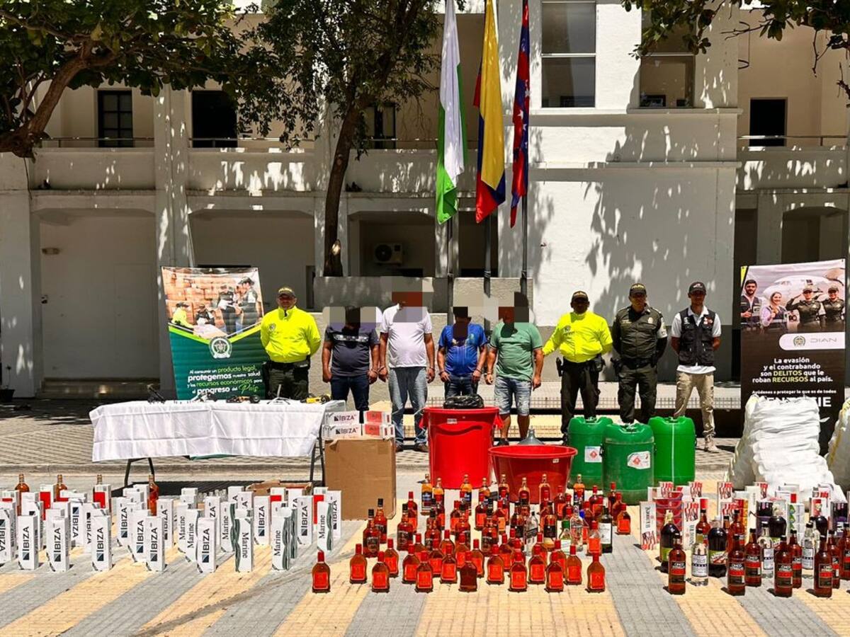 En operativo judicial capturan a 4 personas e incautan armas de fuego y mercancía