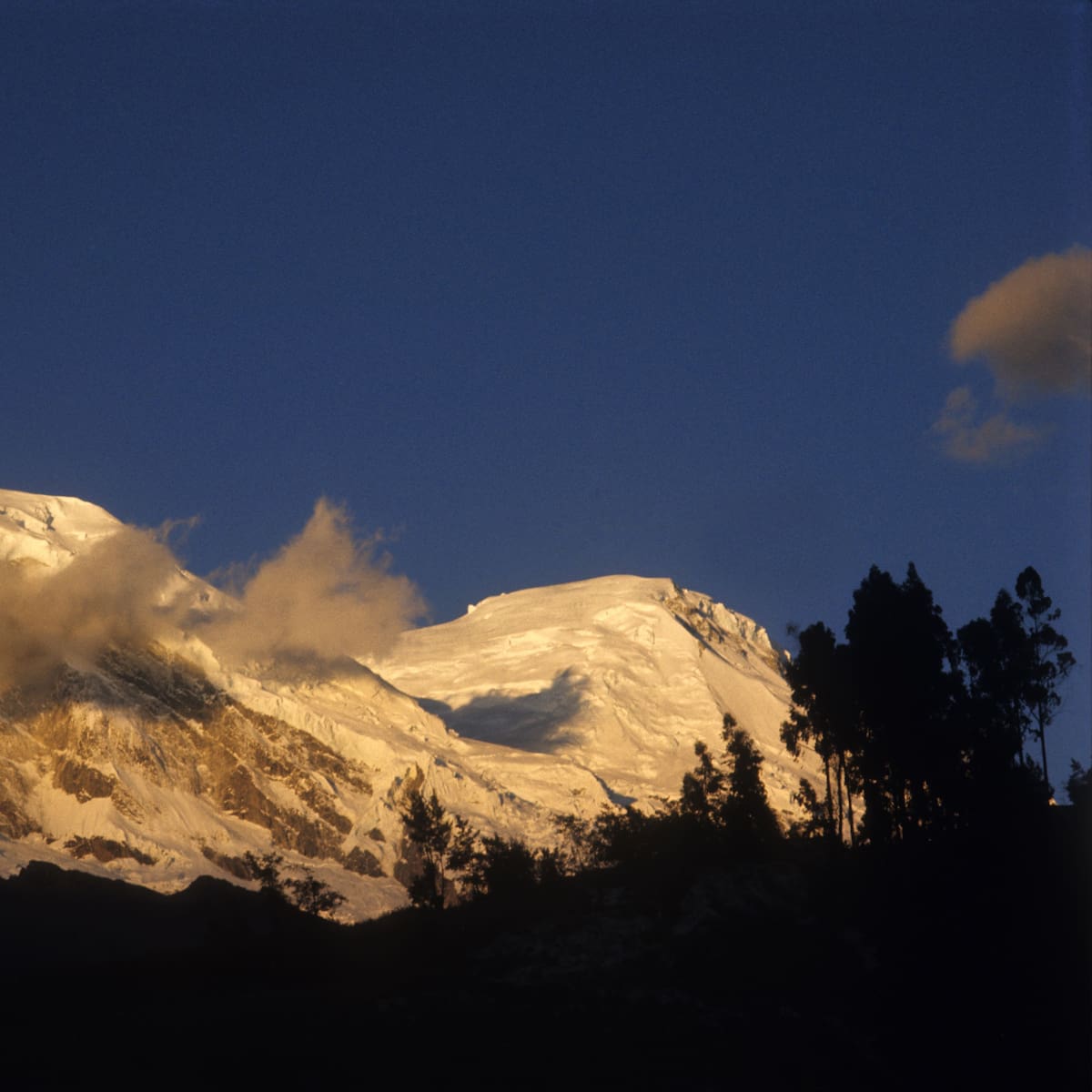 Perú refuerza vigilancia en regiones glaciares ante riesgo de avalanchas en los Andes