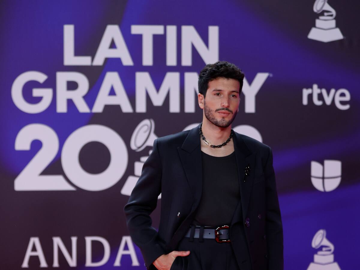 Sebastián Yatra, con 15 nominaciones a los Latin Grammy presentó y se robo el show