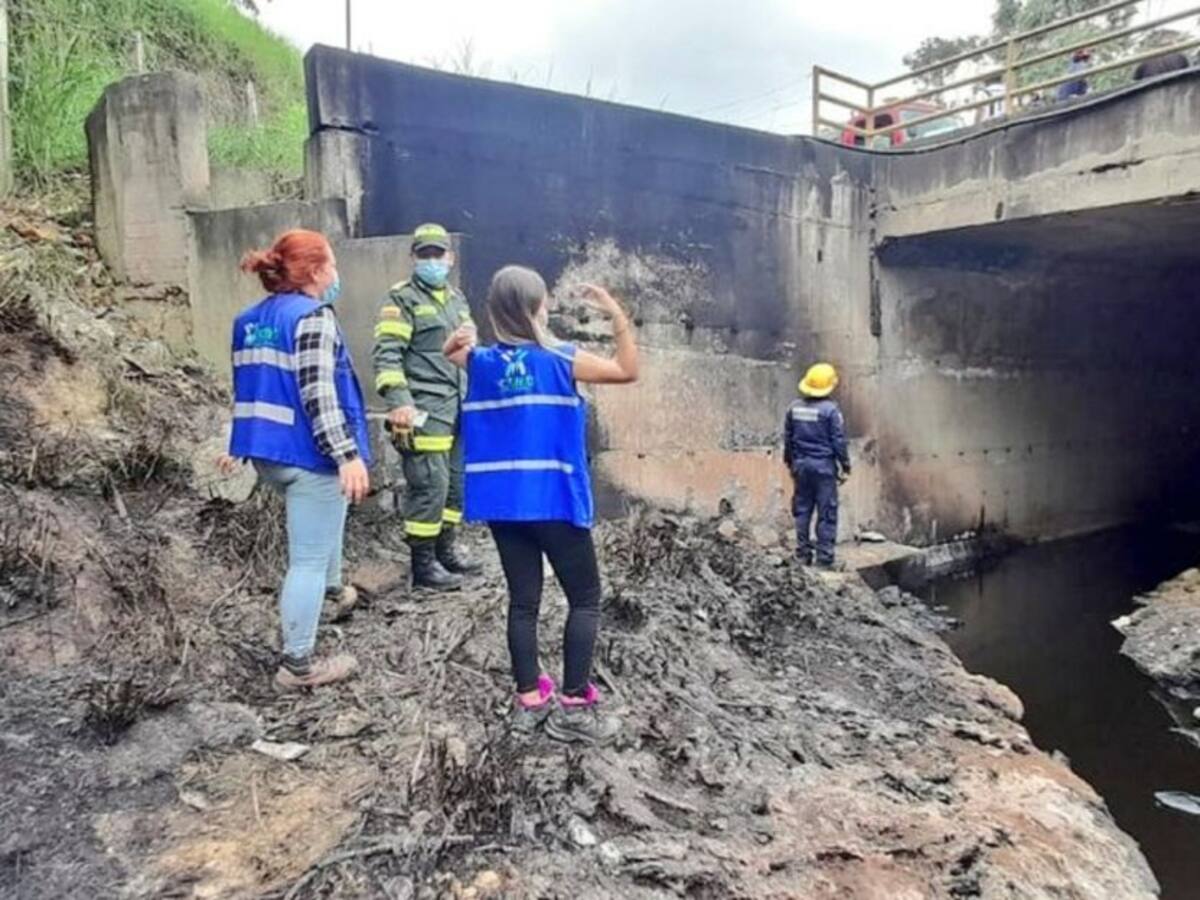 Las afectaciones tras accidente de camión cisterna en Lebrija