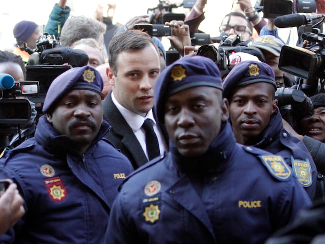 Pretoria (South Africa).- (FILE) - South African Paralympic athlete Oscar Pistorius (C) arrives at the North Gauteng High Court in Pretoria for his sentencing for murder charges, Pretoria, South Africa, 06 July 2016 (reissued 04 January 2024). South Africa&#039;s Department of Correctional Services (DCS) stated that the Correctional Supervision and Parole Board (CSPB) in November 2023 decided to place inmate Oscar Pistorius on parole, effective from 05 January 2024. &#039;Pistorius shall be admitted into the system of Community Corrections and will be monitored until the expiry date of his sentence in 2029&#039;, the department said in a statement on 03 January 2024. Pistorius, a former Paralympic athlete, has been in jail since 2014 for the killing of model and girlfriend Reeva Steenkamp on Valentine&#039;s Day in 2013. He was convicted of murder and sentenced to 13 years and five months in prison. The 37-year-old will not be allowed to leave the Pretoria area where he is assigned without permission from the authorities. (Sudáfrica) EFE/EPA/CORNELL TUKIRI *** Local Caption *** 52872102