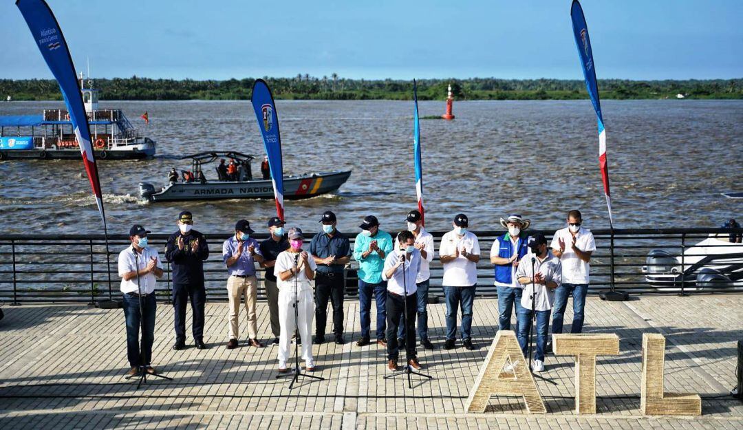 El gobernador de Bolívar, Vicente Blel Scaff exaltó la importancia de conectar los departamentos y municipios ribereños