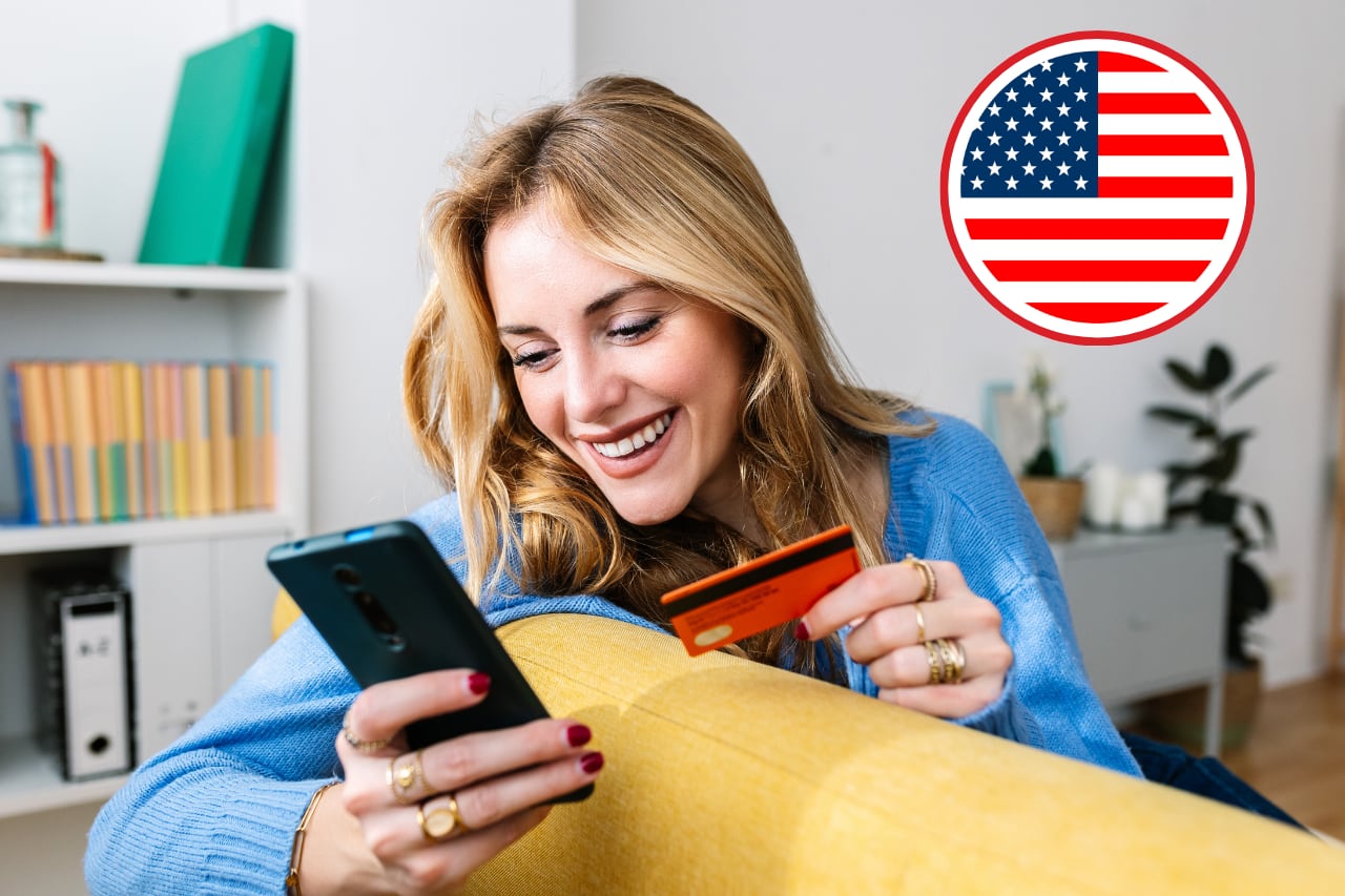 Imagen de referencia. Compras online y bandera de EE.UU: UU.: Getty Images.
