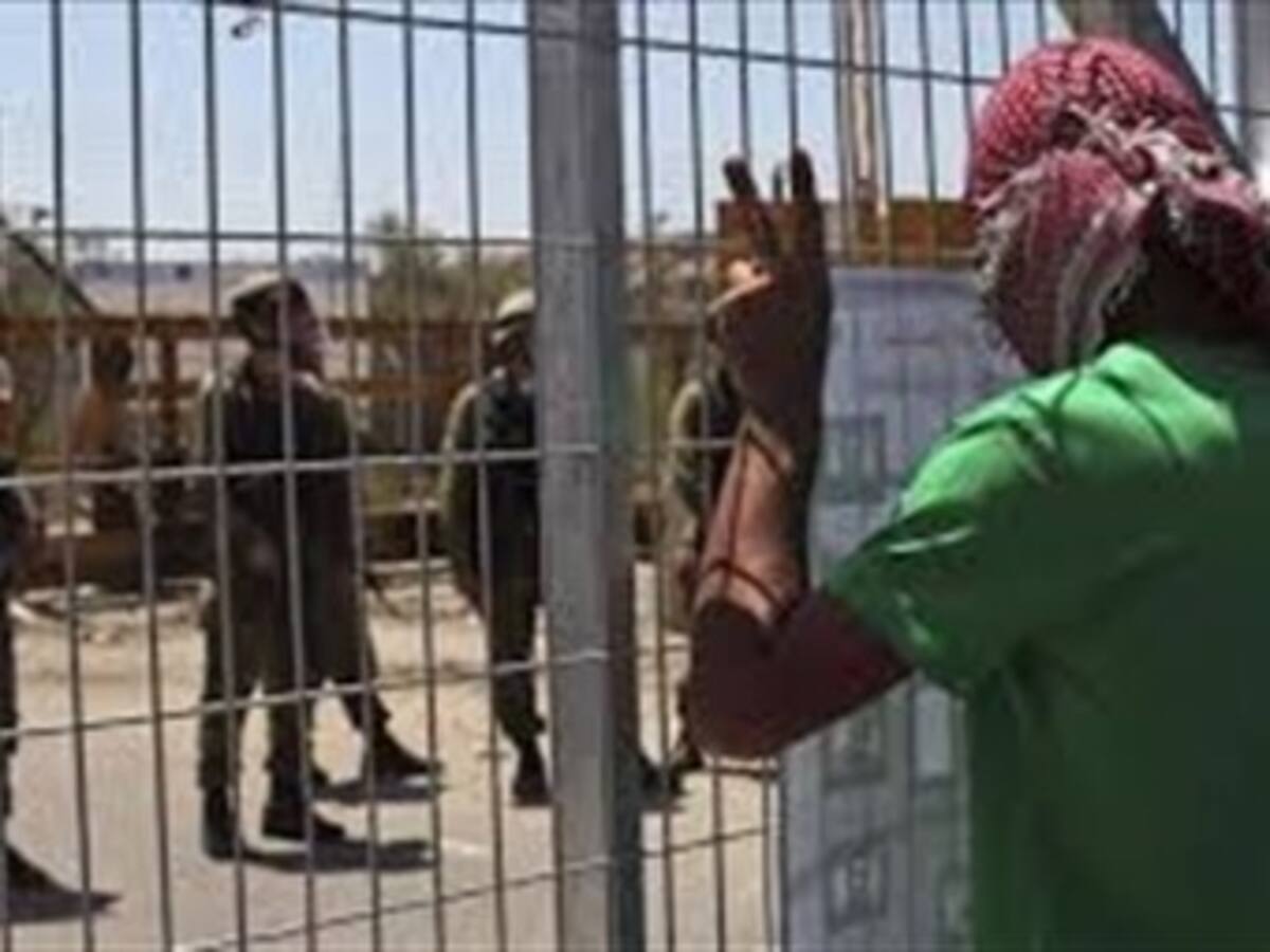 Reclusos de cinco cárceles están en huelga de hambre: Iván Cepeda