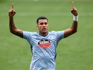 VIGO, SPAIN - JUNE 21: Jeison Murillo of Celta Vigo celebrates after scoring his teams first goal during the Liga match between RC Celta de Vigo and Deportivo Alaves at Abanca-Balaídos on June 21, 2020 in Vigo, Spain. (Photo by Octavio Passos/Getty Images)