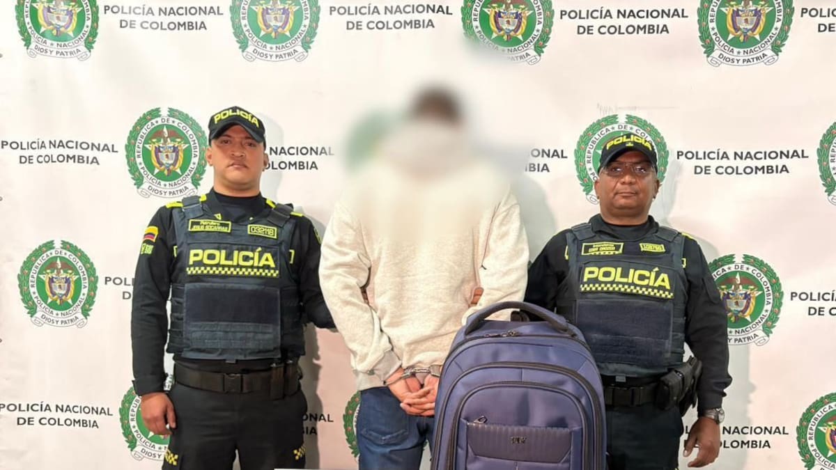La Policía capturó en Bogotá a un hombre que llevaba en una maleta $631 millones