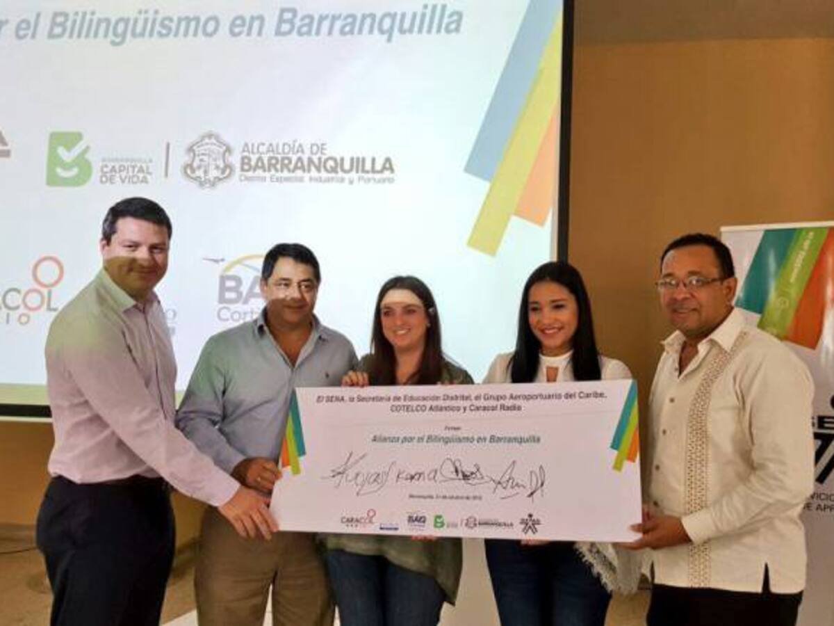 Lanzan programa de bilingüismo gratis para sector turístico y taxistas