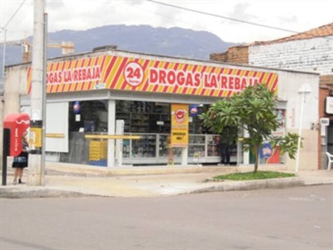 Extinción de dominio a 883 negocios de Drogas La Rebaja