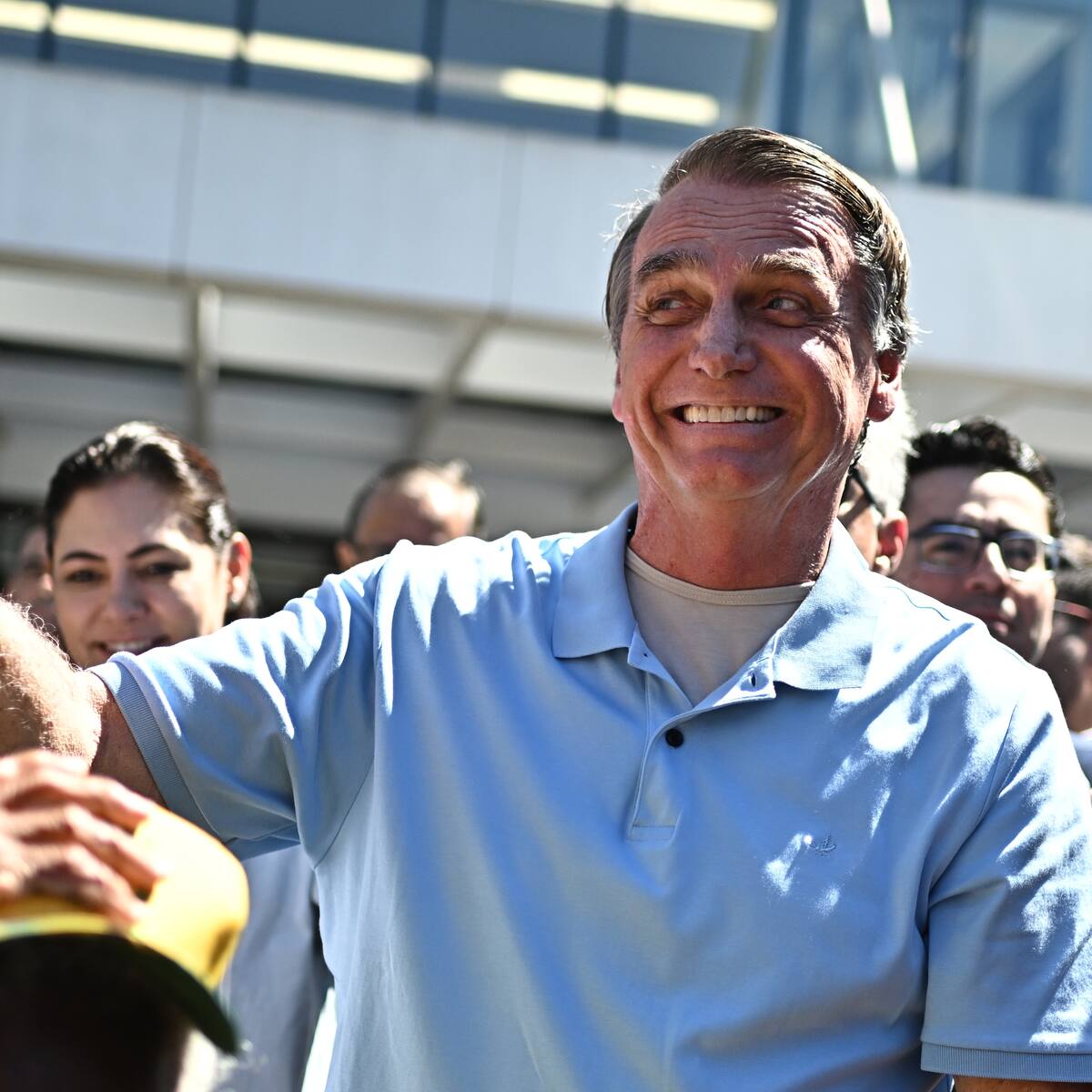 Bolsonaro sale del hospital tras tres semanas internado por cirugía intestinal