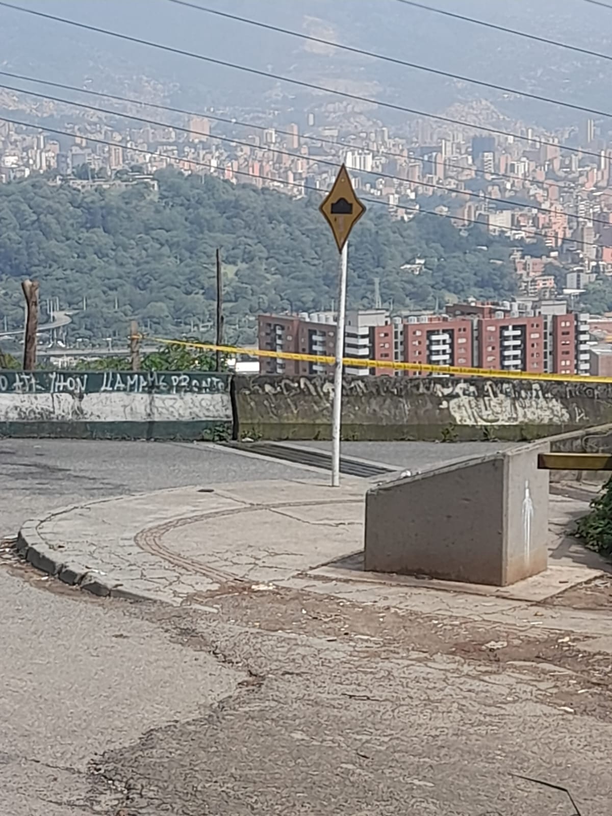 Explosivo instalado en torre de energía en Medellín. Foto: Cortesía.