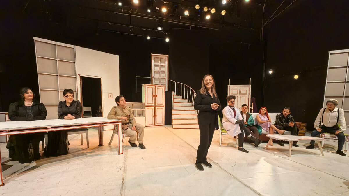 Comedia negra "Doce Tumbas"