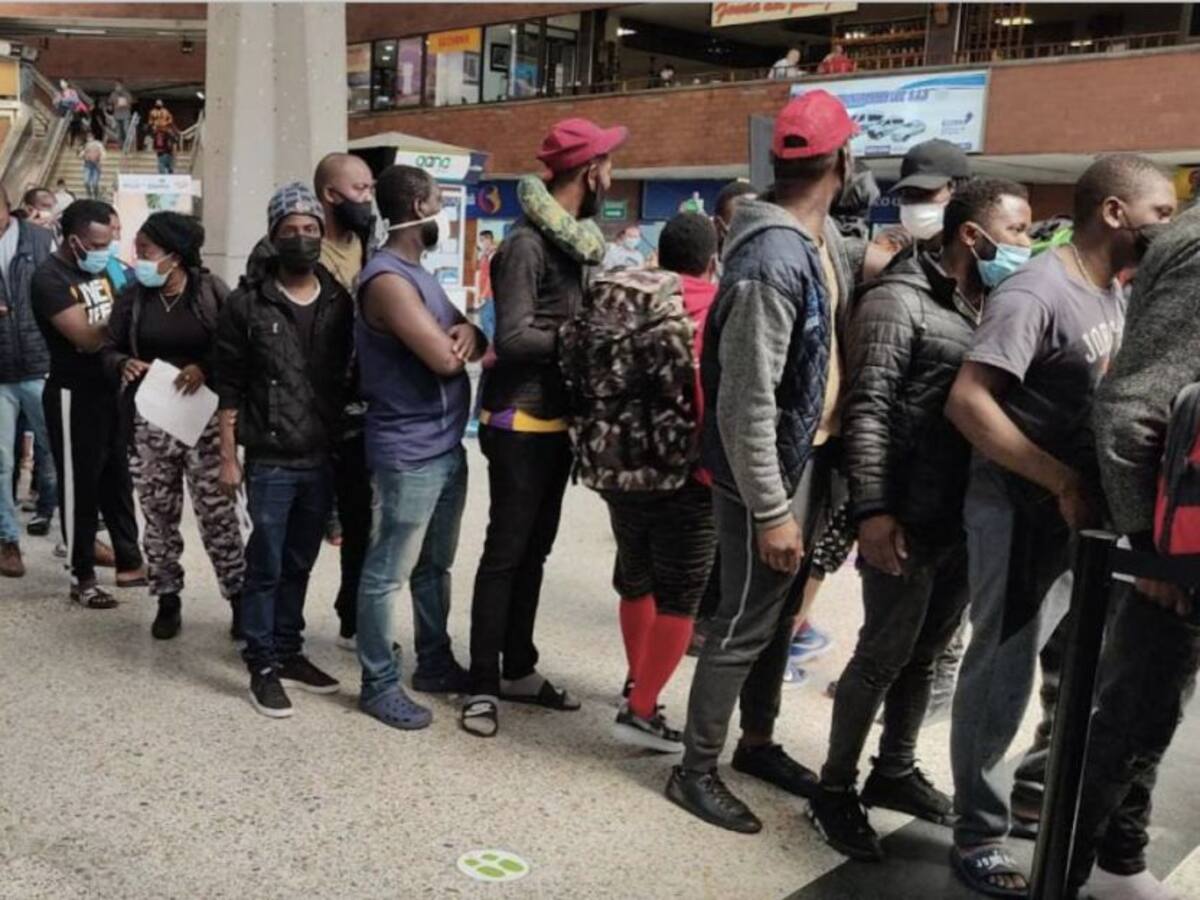 Medellín inicia inscripción de migrantes no regulados para vacunación