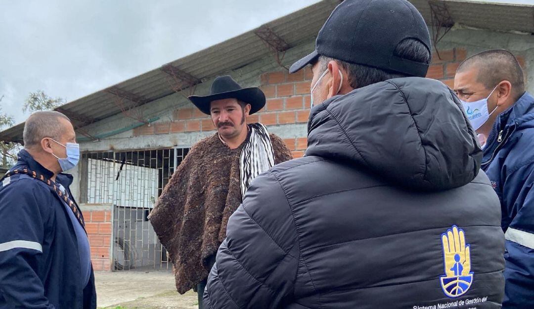 Capacitan a campesinos en atención de incendios forestales