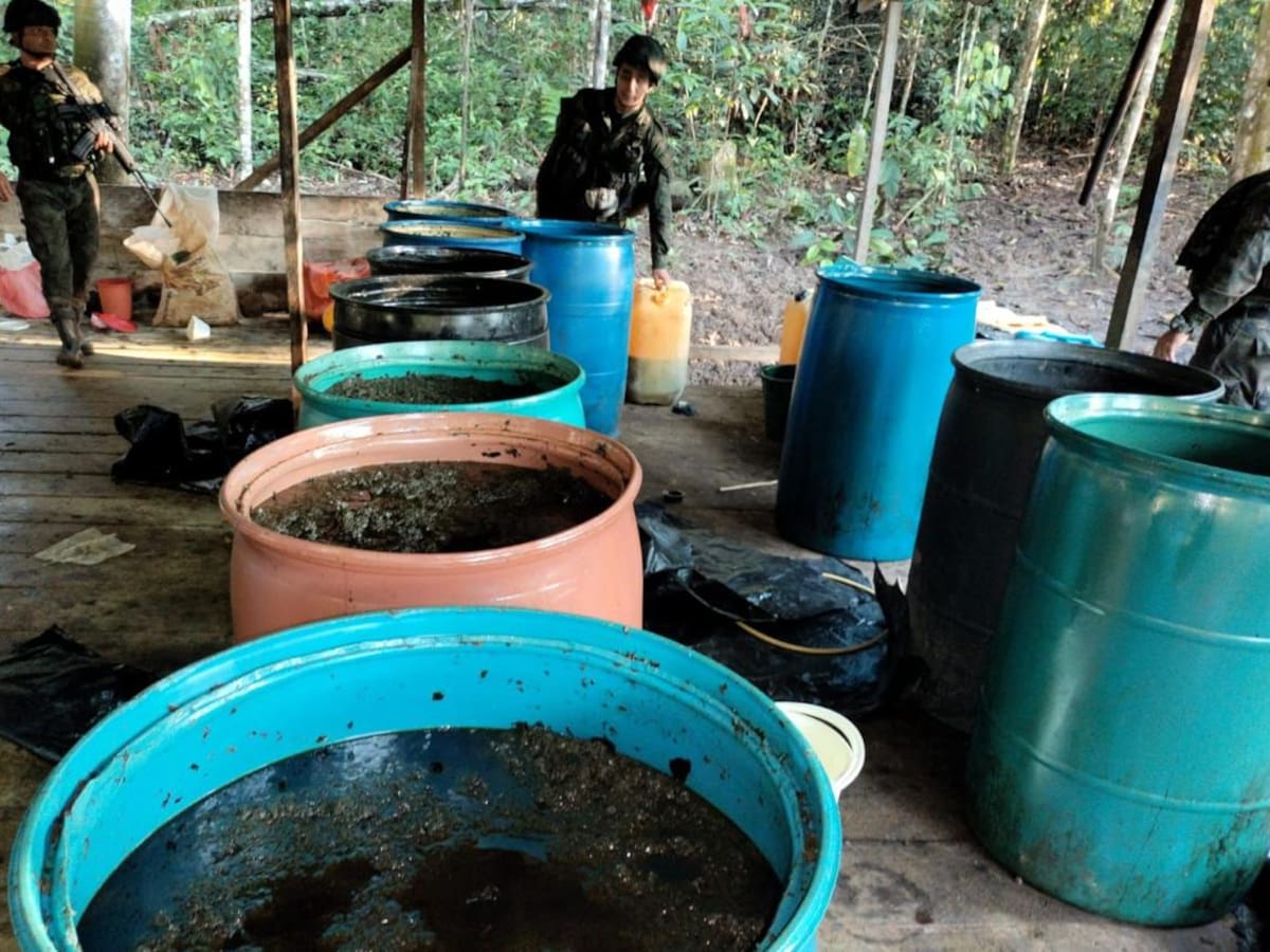 Golpe a disidencias FARC en Putumayo: Fuerzas Militares destruyen laboratorios de coca